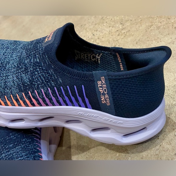 New Womens SKECHERS Go Walk Slip Ins Athletic Shoes, sz 6 - Picture 2 of 5